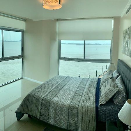 Apartamento Vista Al Rio Puerto Santana Riverfront 1 Guayaquil Kültér fotó