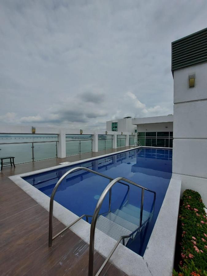Apartamento Vista Al Rio Puerto Santana Riverfront 1 Guayaquil Kültér fotó